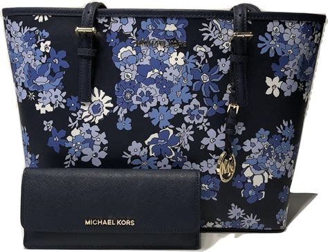michael kors jet set md carryall